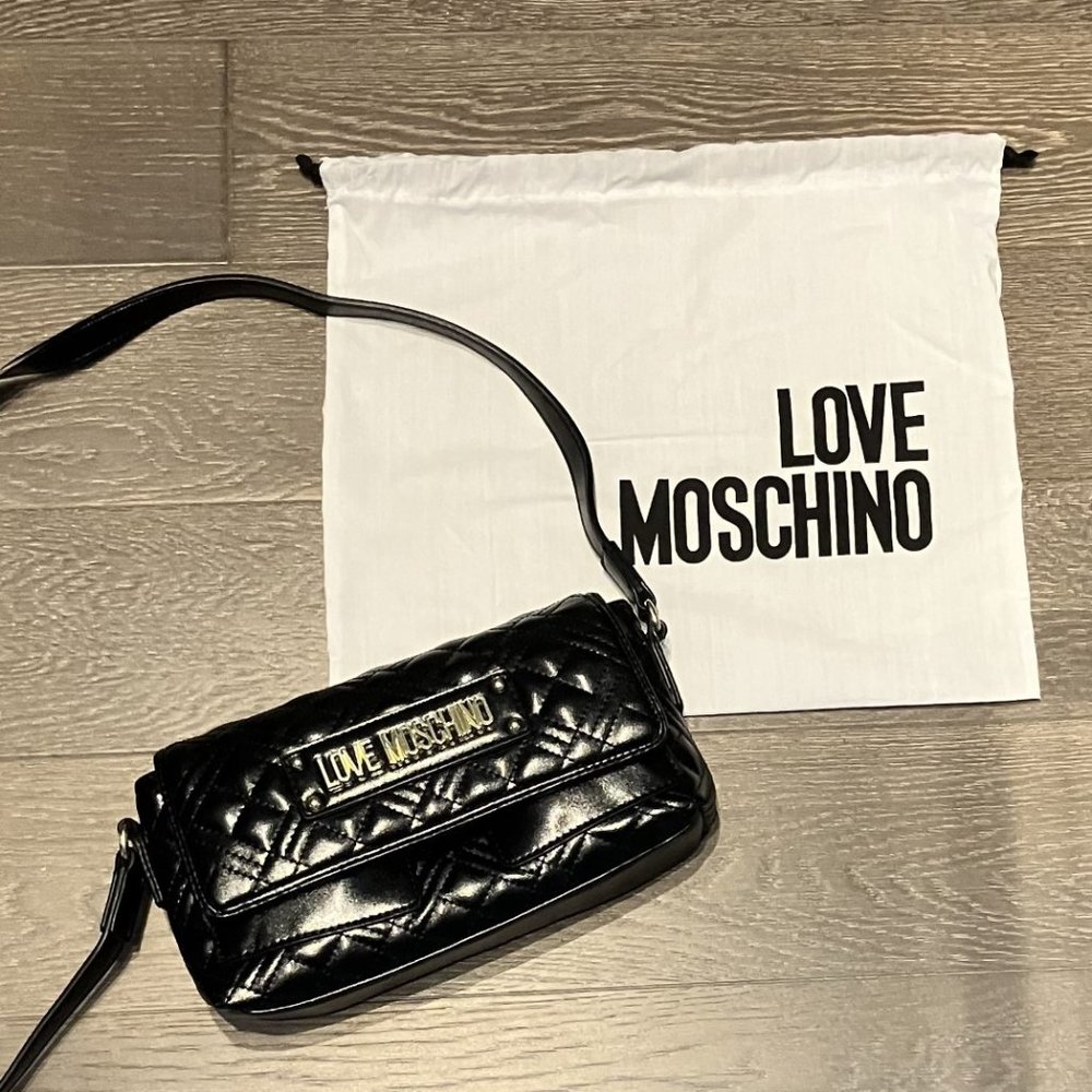 LOVE MOSCHINO SIGNATURE QUILTED SHOULDER BAG - NWT